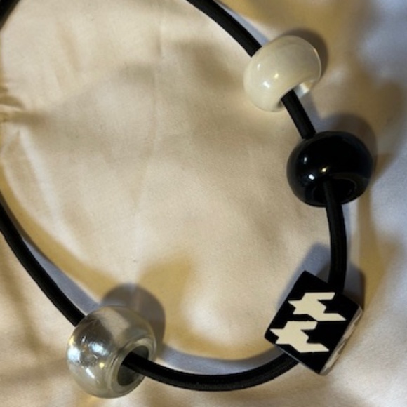 Zsiska Jewellery Bundle: 2 Necklace Cords + 10 Resin Beads! - Picture 6 of 7